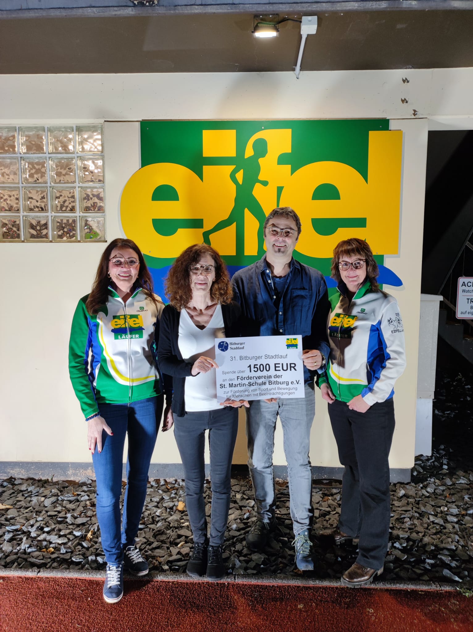 Spendenuebergabe St. Martin Schule